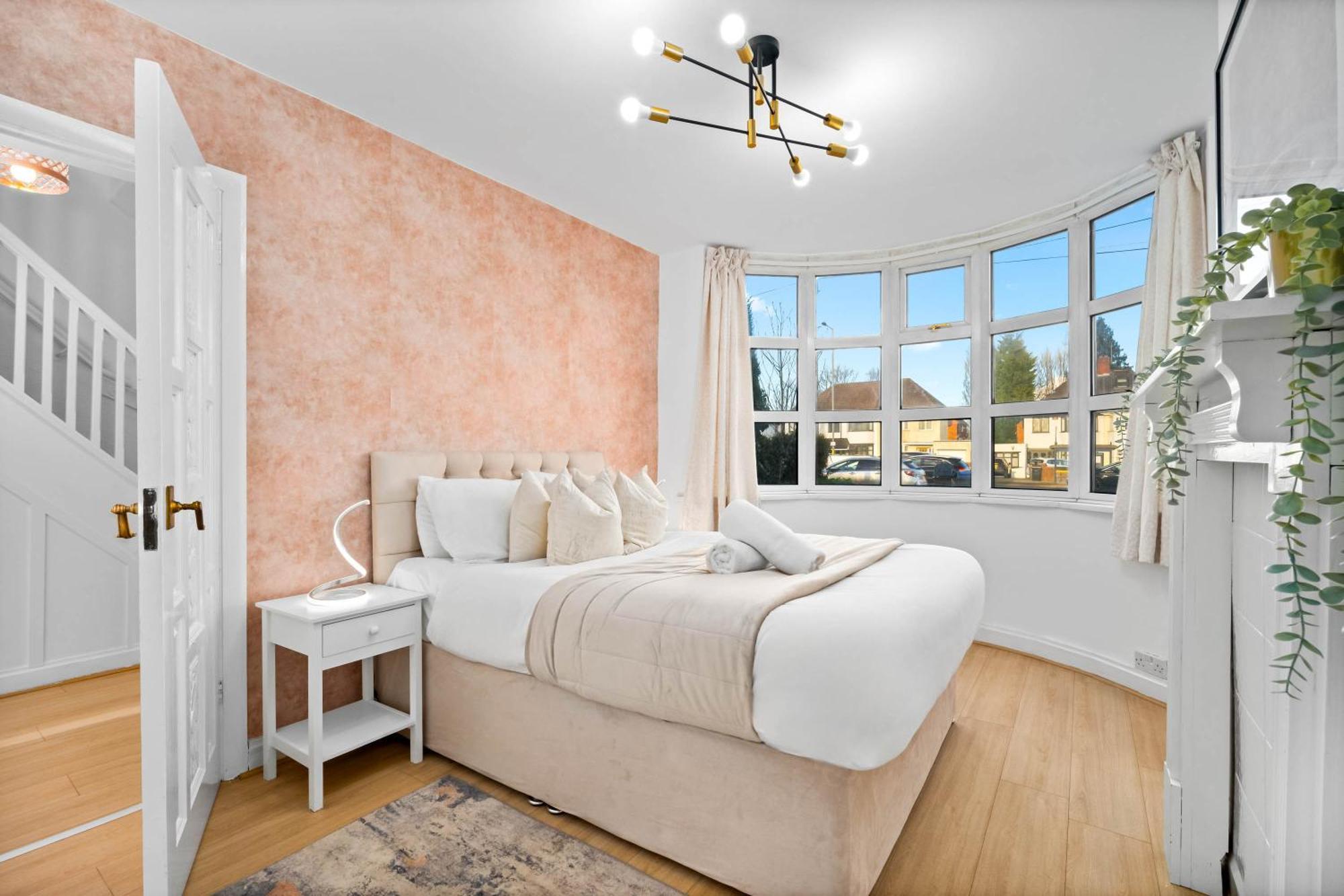 Luxury Four Bed House - Parking - Garden - Netflix 802w Birmingham
